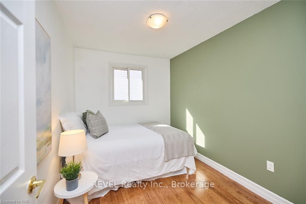 Photo 24 of 110 Strada Boulevard, St. Catharines, Rykert/Vansickle — HOMEH