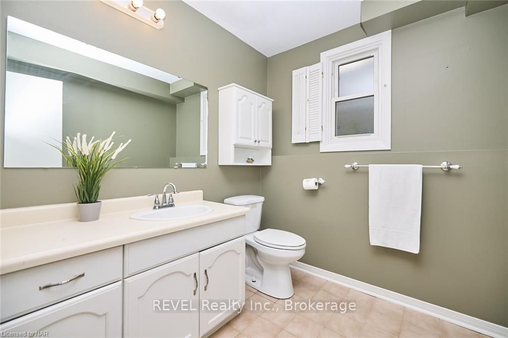 Photo 31 of 110 Strada Boulevard, St. Catharines, Rykert/Vansickle — HOMEH
