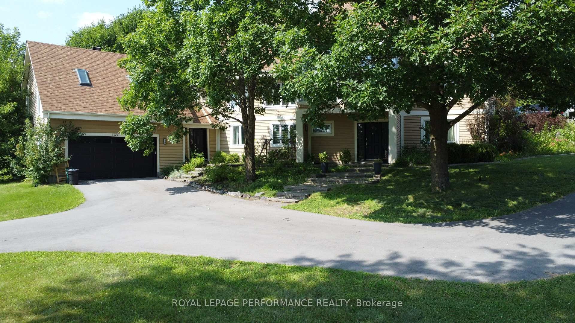 Front of 136B Glenncastle Drive
