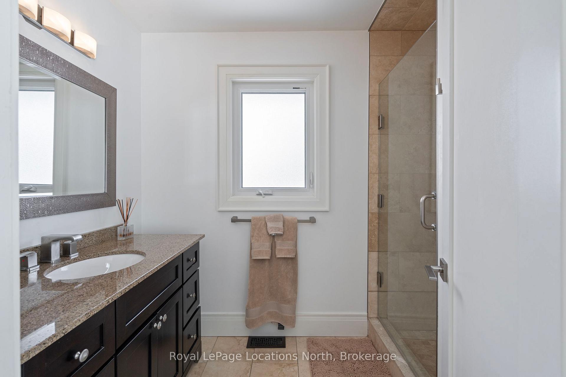 Photo 16 of 60 Lockhart Road, Collingwood — HOMEH