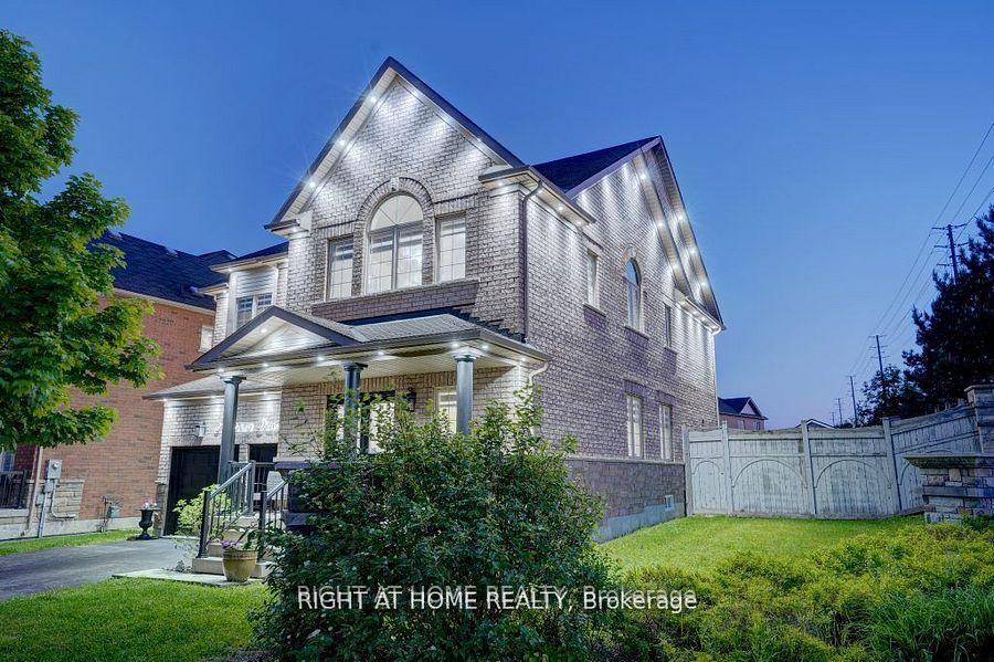 Photo 3 of 2 Frobischer Drive, Brampton, Sandringham-Wellington North — HOMEH