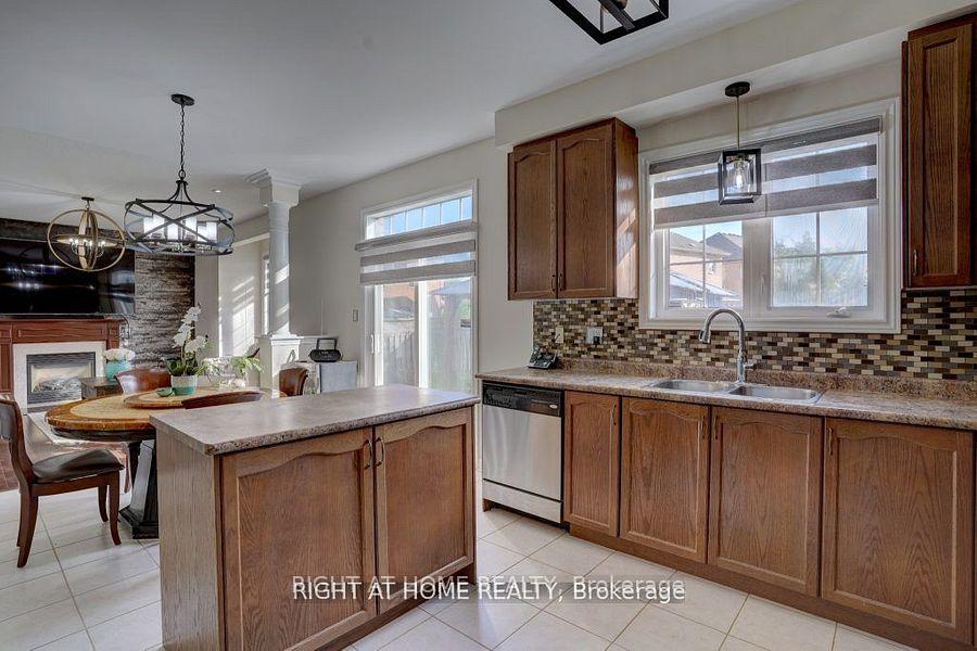 Photo 36 of 2 Frobischer Drive, Brampton, Sandringham-Wellington North — HOMEH