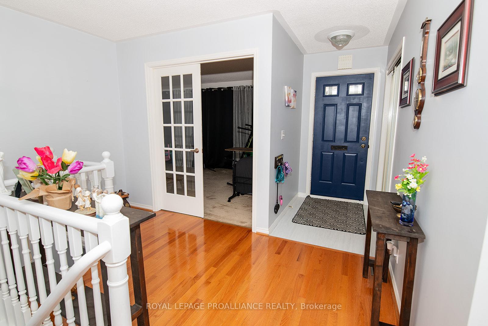 Photo 2 of 583 Victoria Avenue, Belleville, Belleville Ward — HOMEH