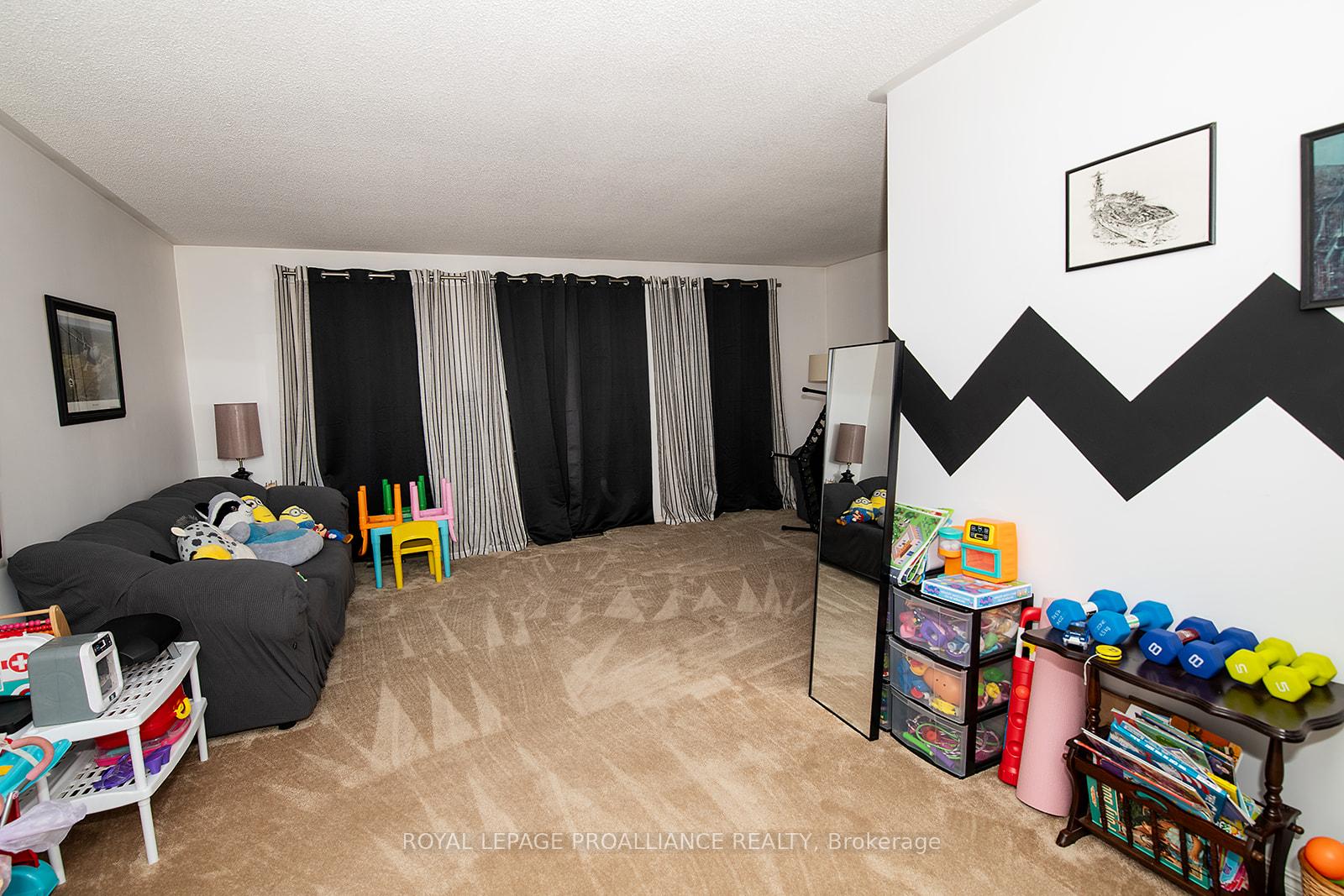 Photo 12 of 583 Victoria Avenue, Belleville, Belleville Ward — HOMEH