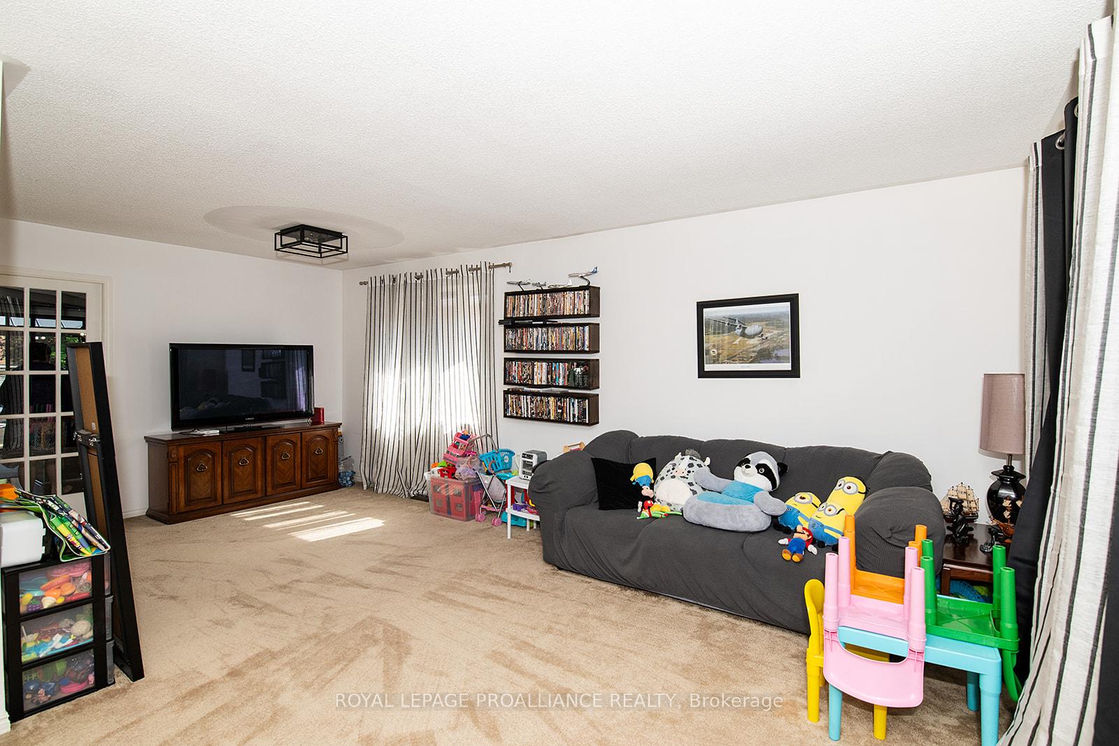Photo 9 of 583 Victoria Avenue, Belleville, Belleville Ward — HOMEH