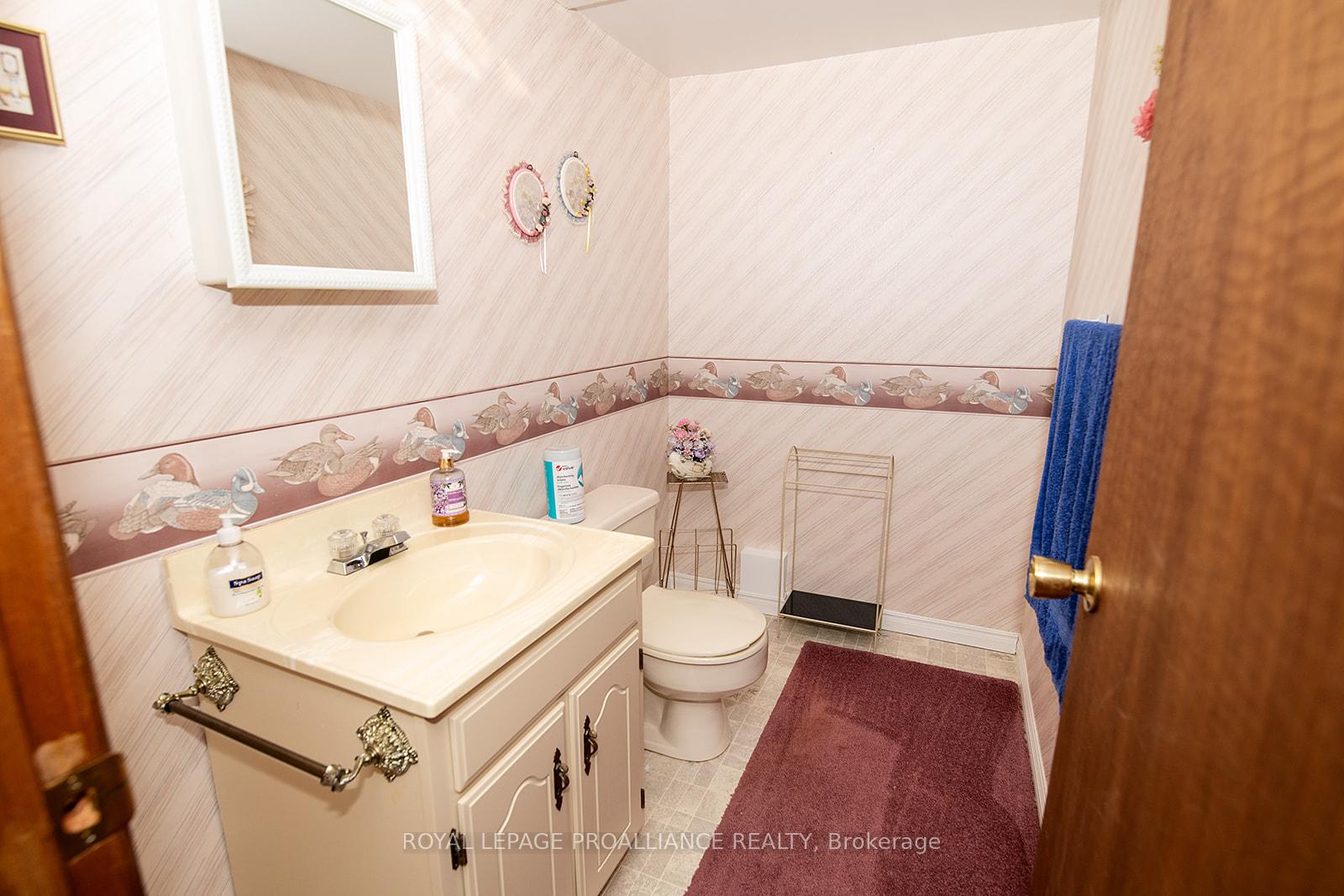 Photo 23 of 583 Victoria Avenue, Belleville, Belleville Ward — HOMEH