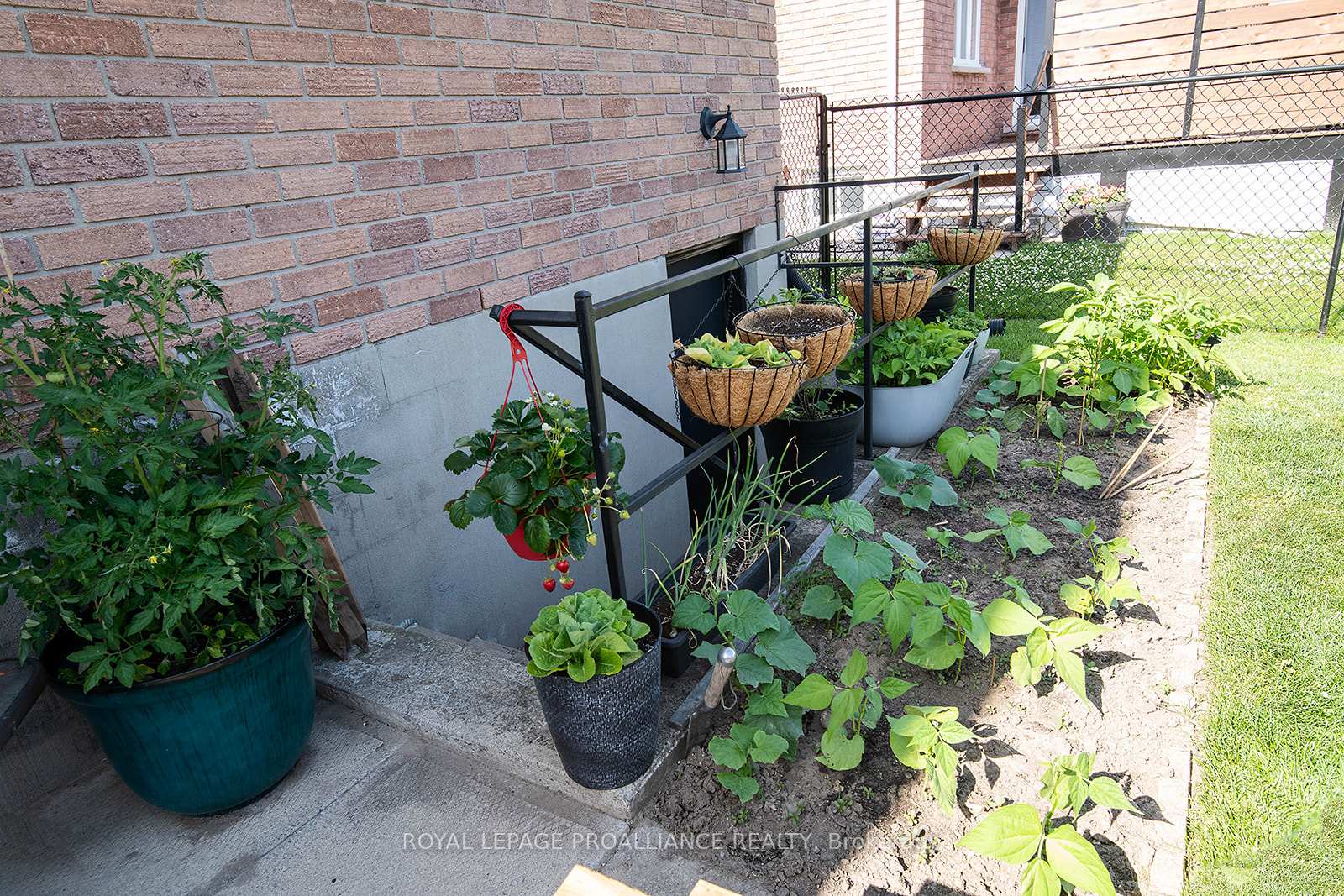 Photo 24 of 583 Victoria Avenue, Belleville, Belleville Ward — HOMEH