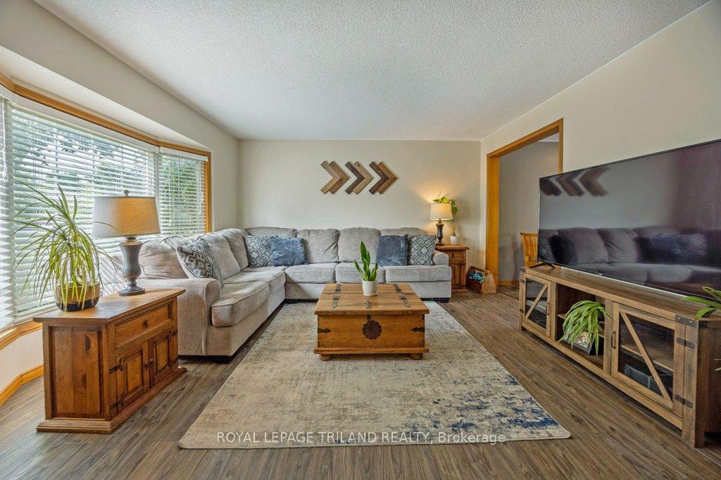 Photo 6 of 113 Manor Road, St. Thomas — HOMEH