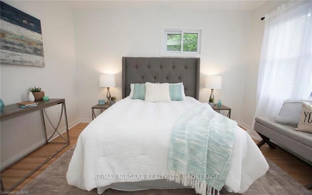 Photo 5 of 43 B Grandview Drive, St. Catharines, Port Weller — HOMEH