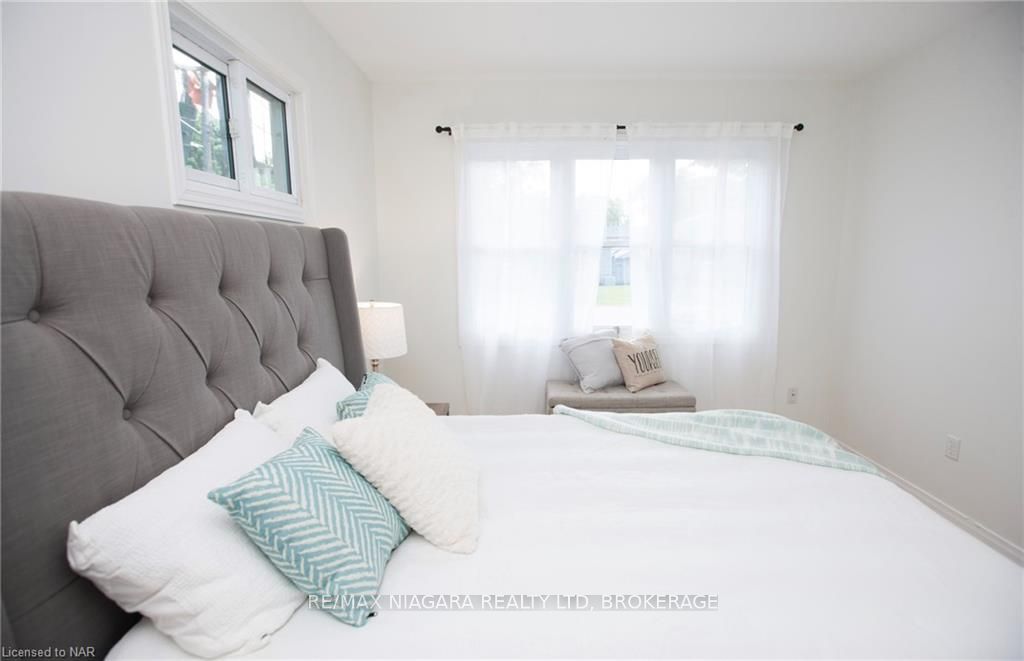 Photo 6 of 43 B Grandview Drive, St. Catharines, Port Weller — HOMEH