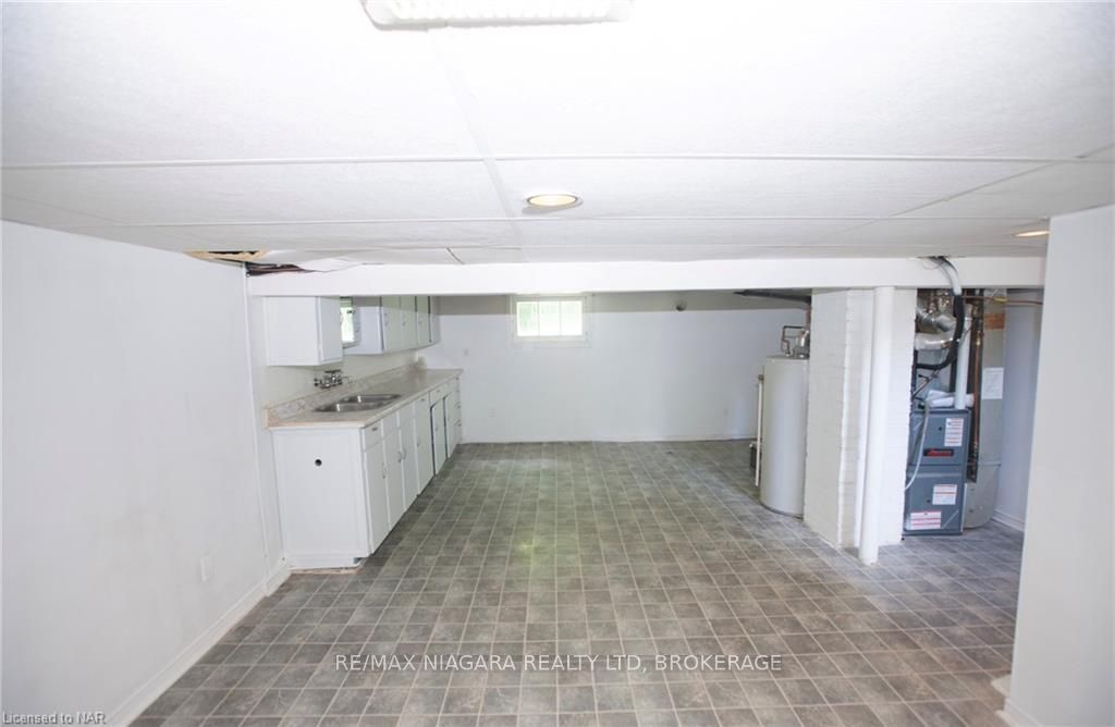 Photo 13 of 43 B Grandview Drive, St. Catharines, Port Weller — HOMEH