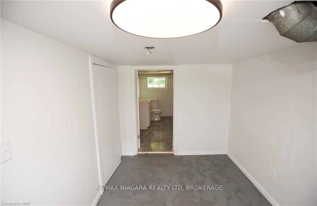 Photo 15 of 43 B Grandview Drive, St. Catharines, Port Weller — HOMEH