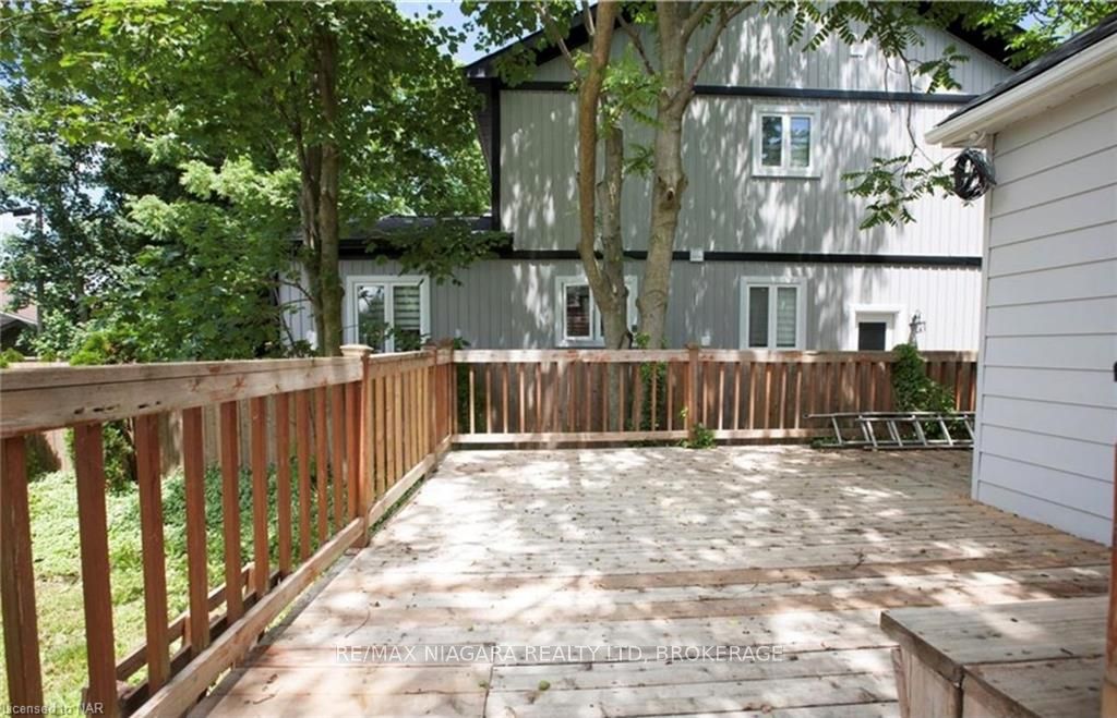 Photo 17 of 43 B Grandview Drive, St. Catharines, Port Weller — HOMEH