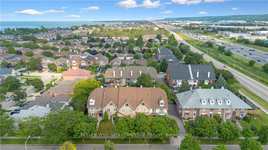 Photo 2 of 11 Waterford Crescent, Hamilton, Lakeshore — HOMEH