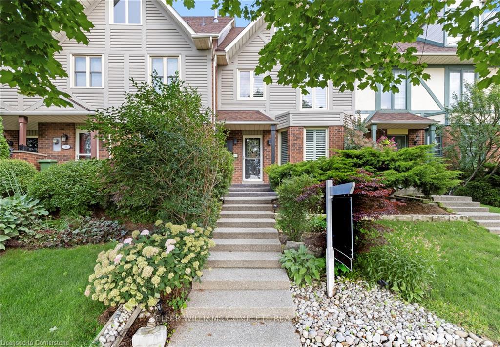 Photo 3 of 11 Waterford Crescent, Hamilton, Lakeshore — HOMEH