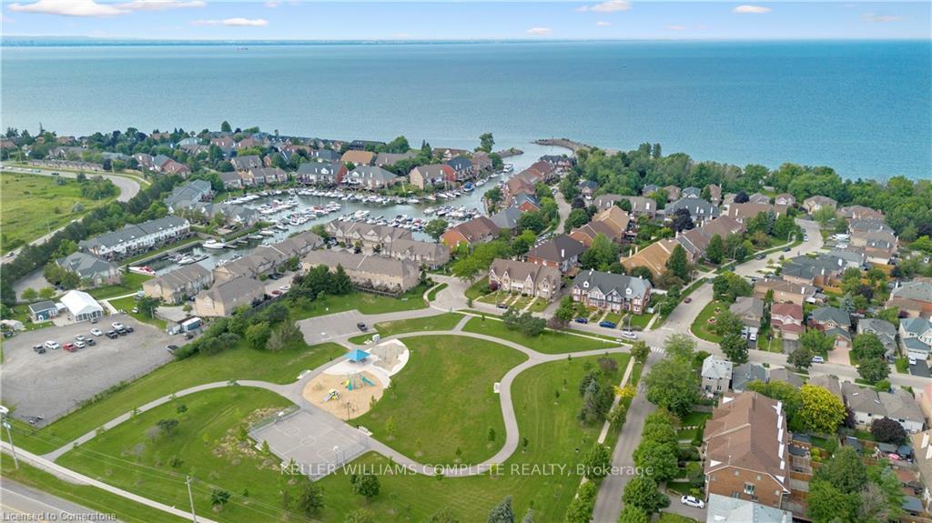 Photo 7 of 11 Waterford Crescent, Hamilton, Lakeshore — HOMEH