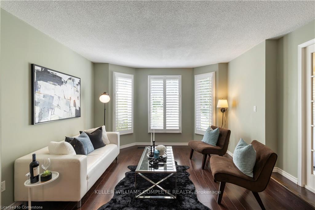 Photo 12 of 11 Waterford Crescent, Hamilton, Lakeshore — HOMEH