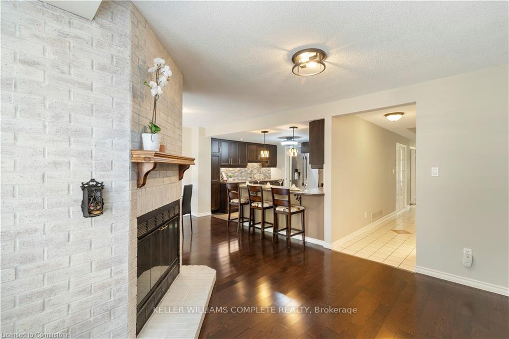 Photo 19 of 11 Waterford Crescent, Hamilton, Lakeshore — HOMEH