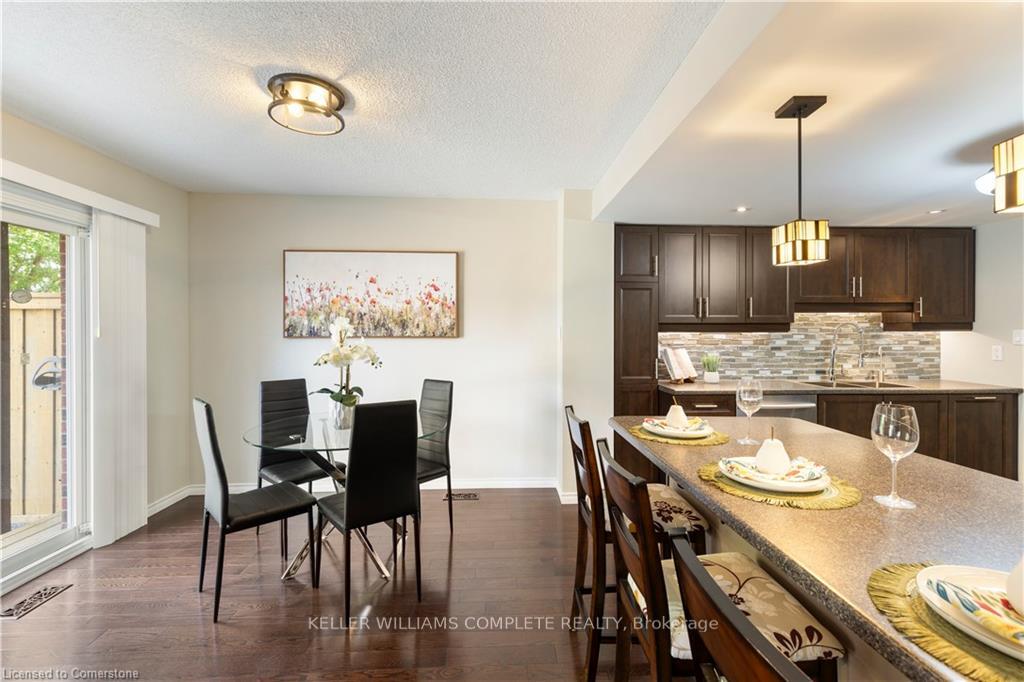 Photo 20 of 11 Waterford Crescent, Hamilton, Lakeshore — HOMEH