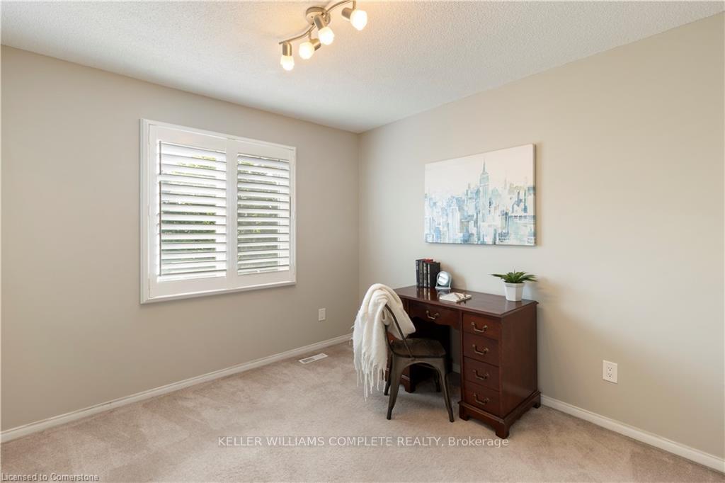 Photo 31 of 11 Waterford Crescent, Hamilton, Lakeshore — HOMEH