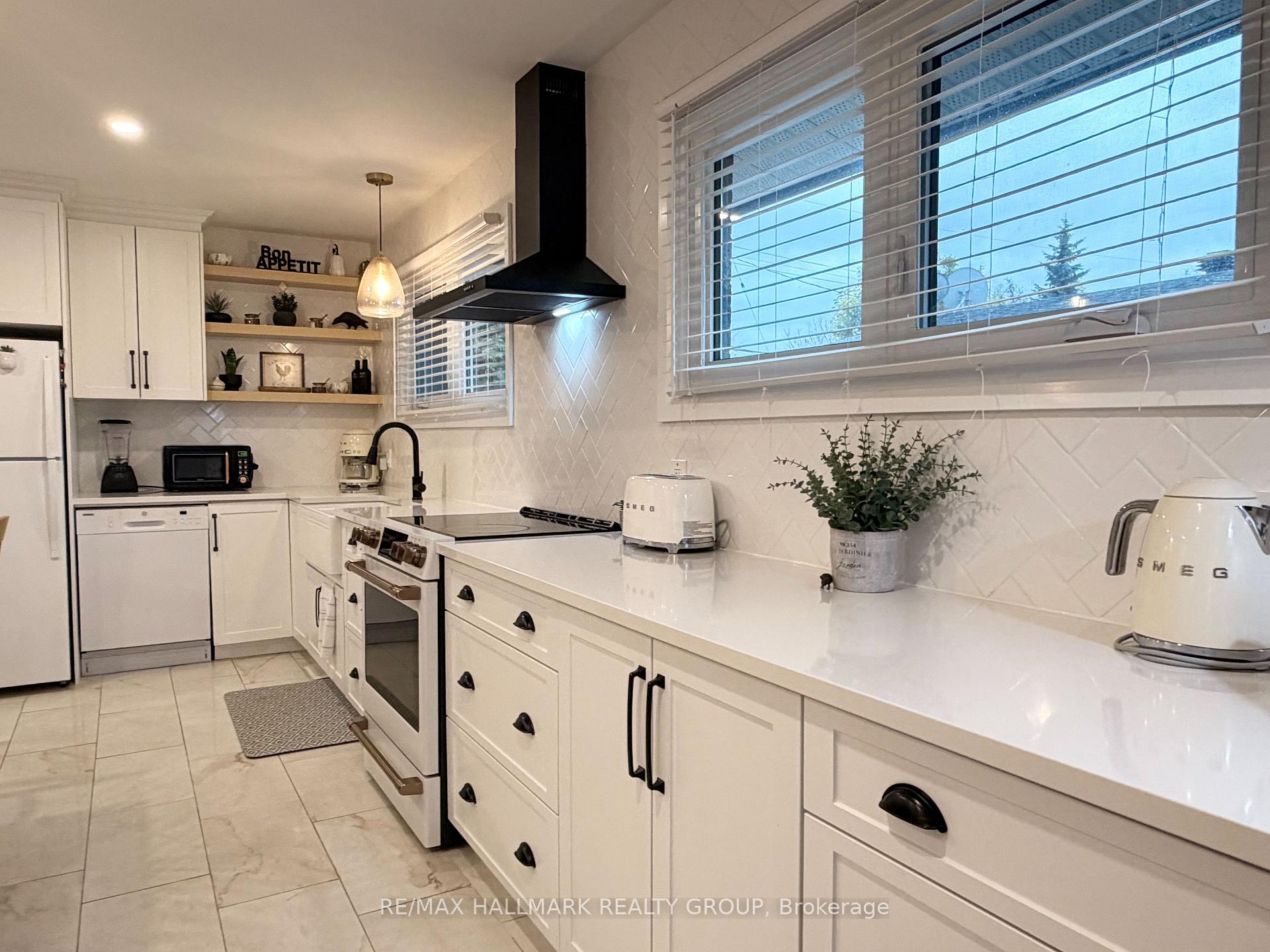 Photo 7 of 2424 Joliffe Street, Ottawa, Hawthorne Meadows — HOMEH