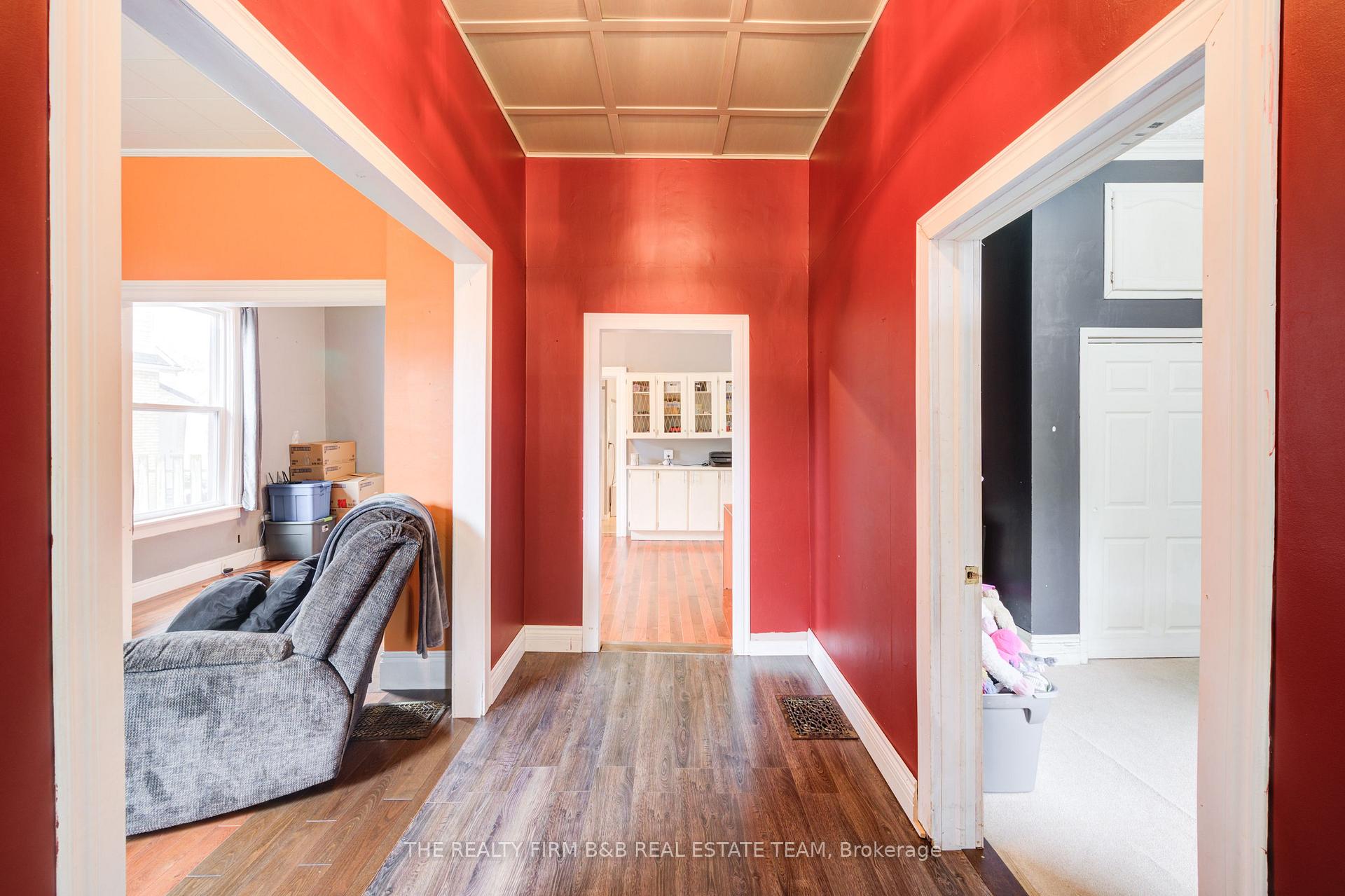 Photo 6 of 59 East Street E, St. Thomas — HOMEH