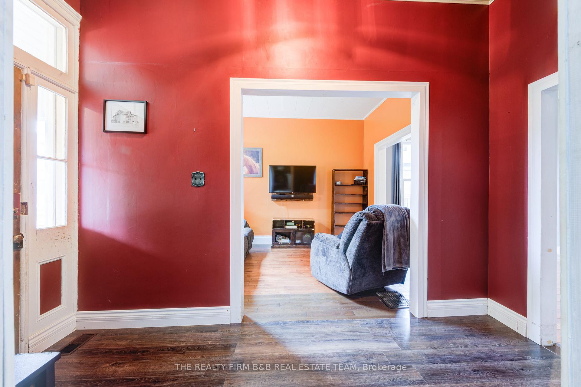 Photo 12 of 59 East Street E, St. Thomas — HOMEH