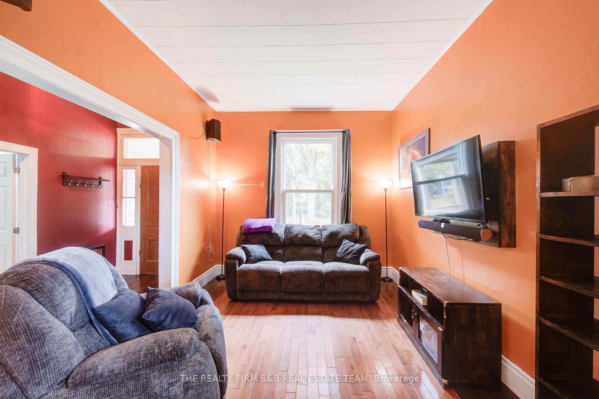 Photo 15 of 59 East Street E, St. Thomas — HOMEH