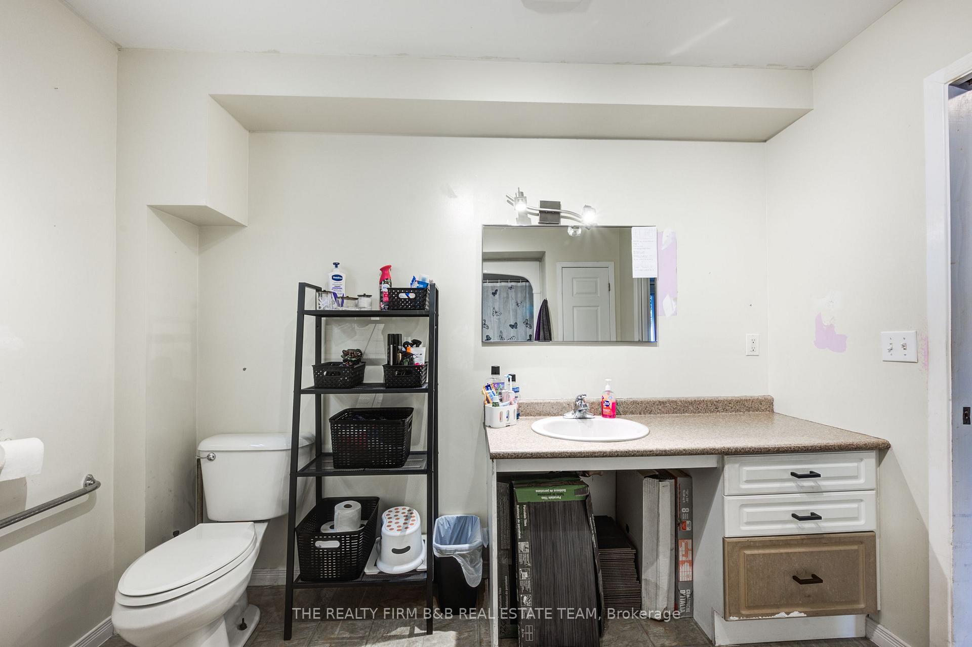Photo 33 of 59 East Street E, St. Thomas — HOMEH