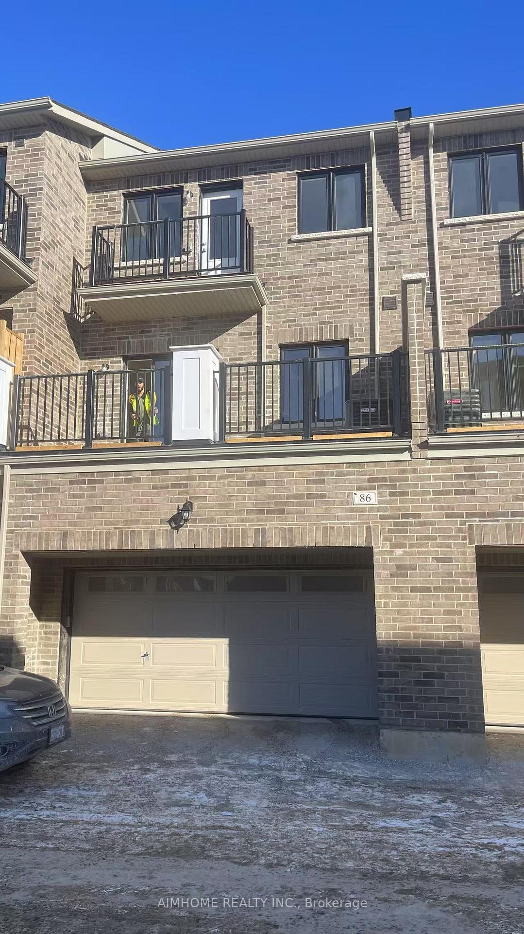 Photo 4 of 86 Coolhurst Avenue, Brampton, Northwest Brampton — HOMEH