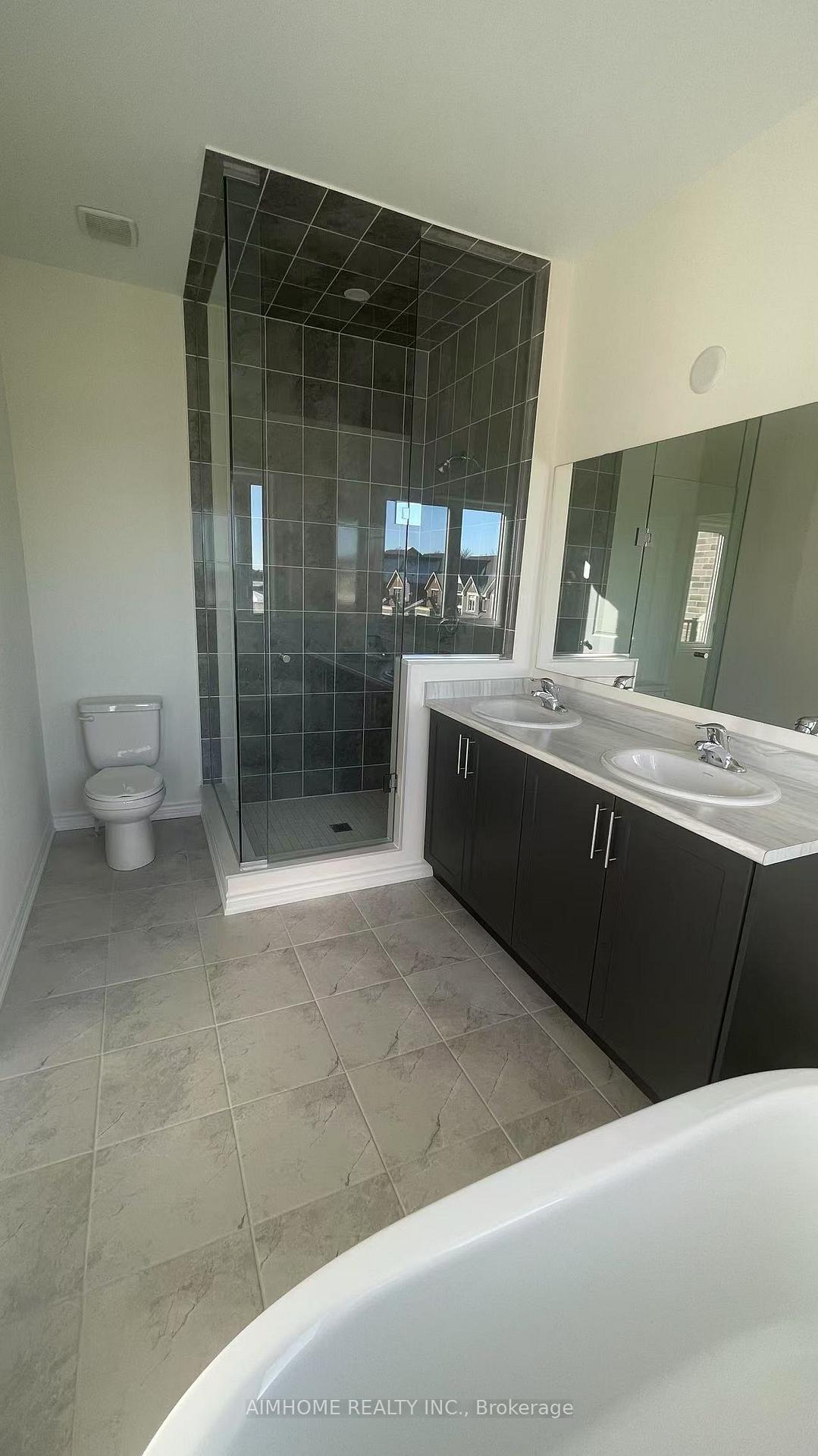 Photo 10 of 86 Coolhurst Avenue, Brampton, Northwest Brampton — HOMEH