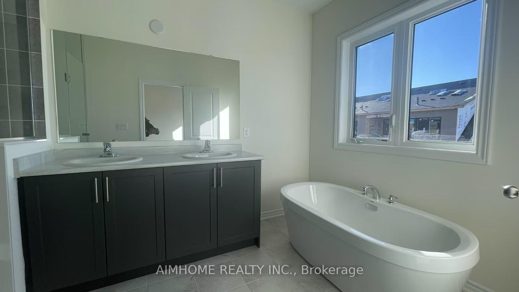 Photo 11 of 86 Coolhurst Avenue, Brampton, Northwest Brampton — HOMEH