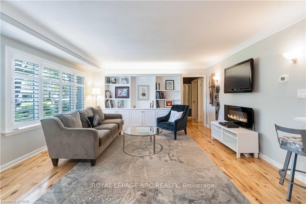 Photo 2 of 15 Mackie Street, St. Catharines, Port Dalhousie — HOMEH