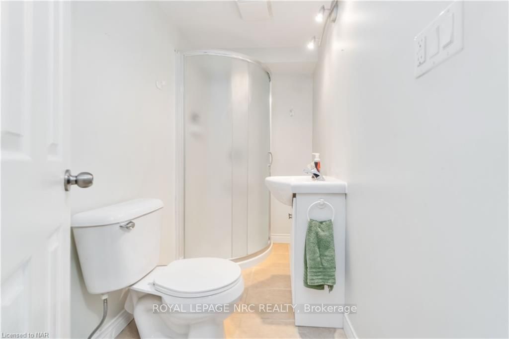 Photo 8 of 15 Mackie Street, St. Catharines, Port Dalhousie — HOMEH