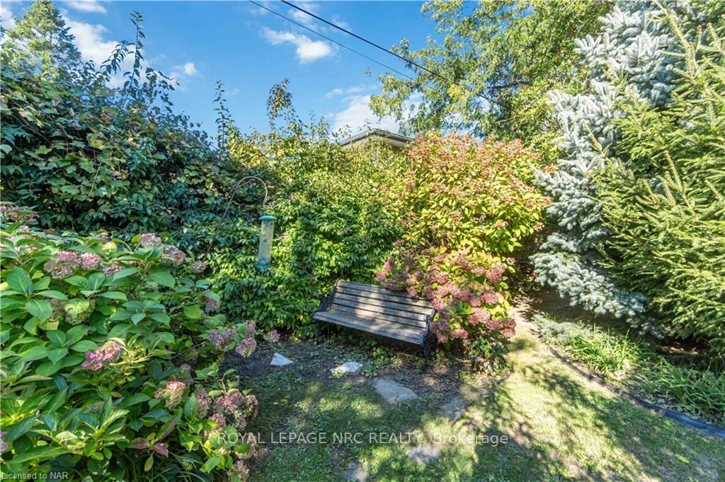 Photo 9 of 15 Mackie Street, St. Catharines, Port Dalhousie — HOMEH