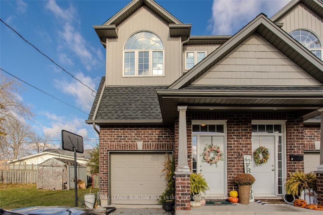 Front of 21A Townline Road E