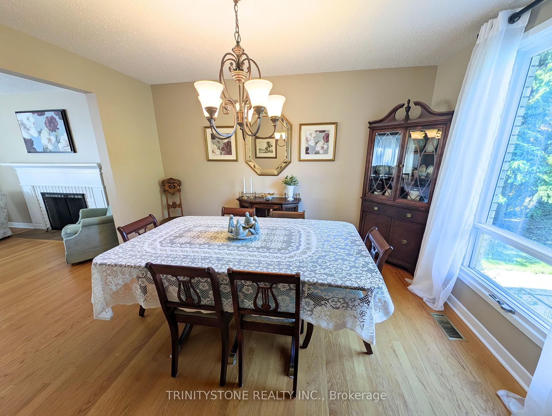 Photo 7 of 7 Pulford Crescent, Ottawa, Bayshore — HOMEH