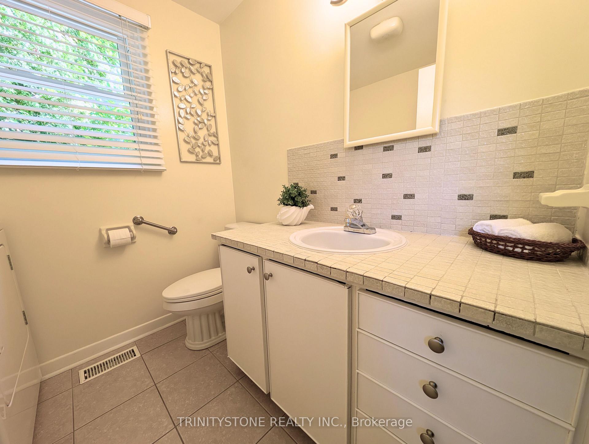 Photo 14 of 7 Pulford Crescent, Ottawa, Bayshore — HOMEH