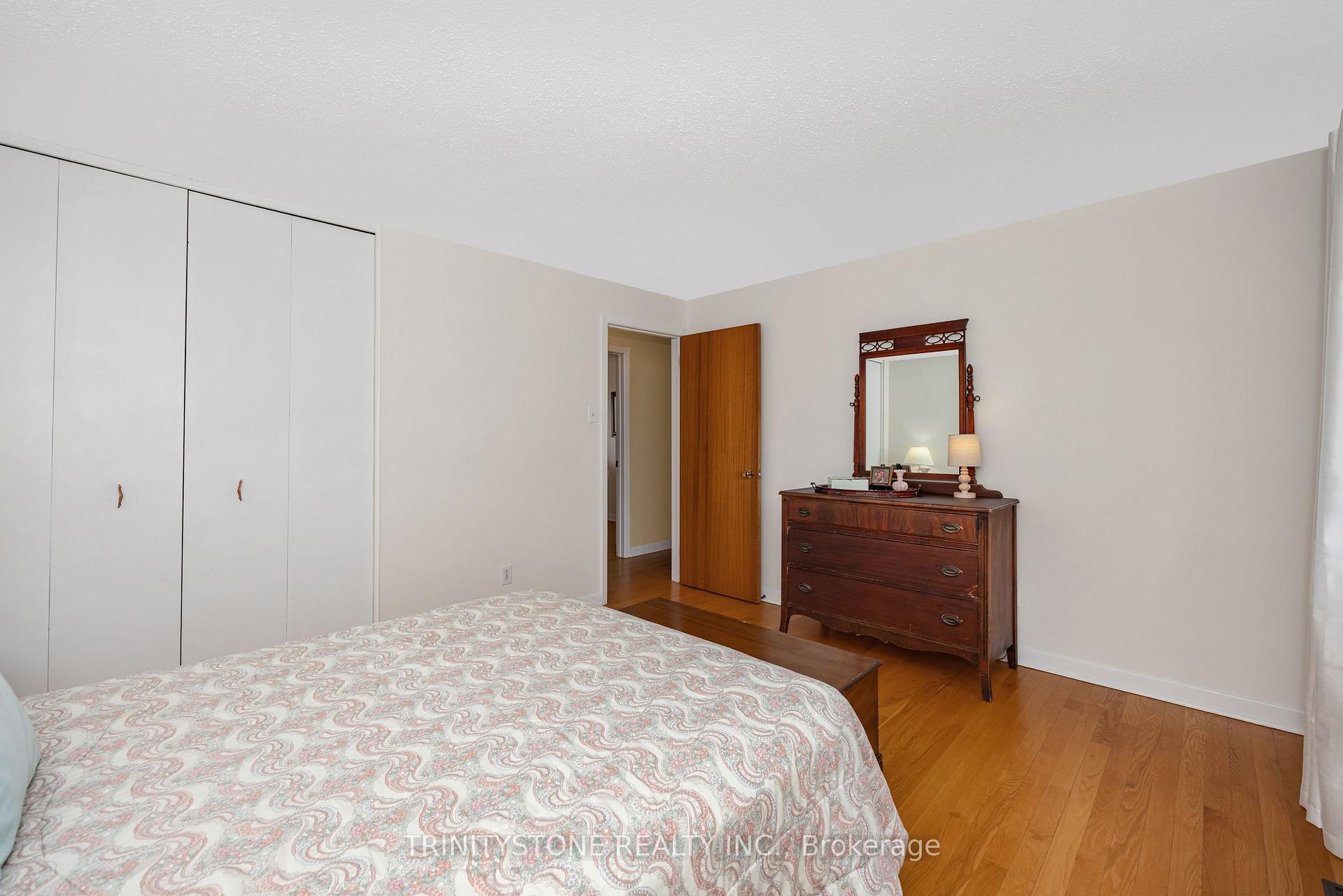 Photo 18 of 7 Pulford Crescent, Ottawa, Bayshore — HOMEH