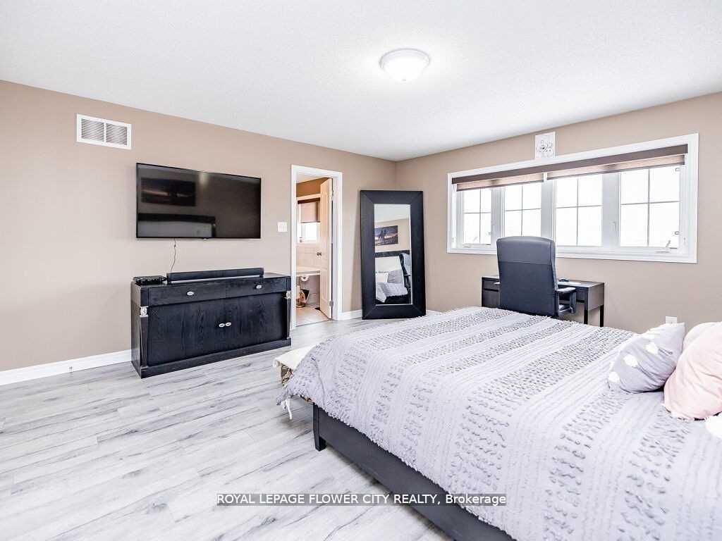 Photo 6 of 39 Bear Run Road, Brampton, Credit Valley — HOMEH