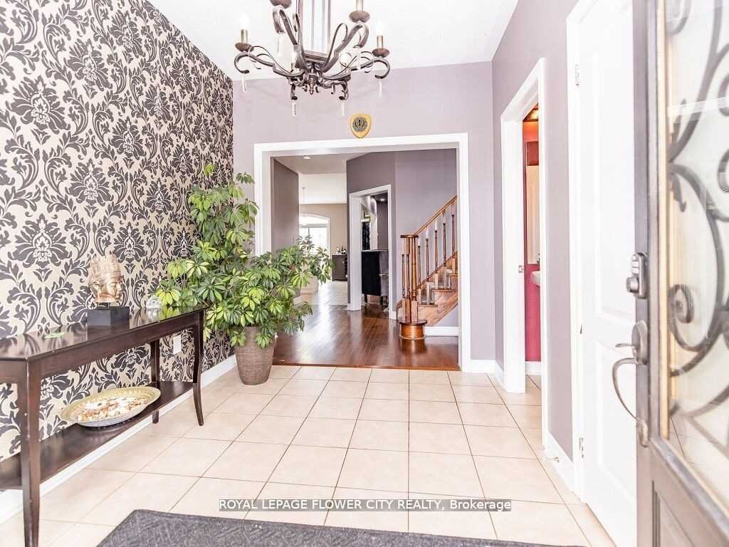 Photo 21 of 39 Bear Run Road, Brampton, Credit Valley — HOMEH
