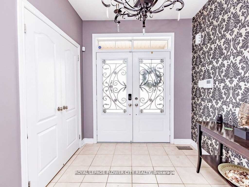 Photo 20 of 39 Bear Run Road, Brampton, Credit Valley — HOMEH