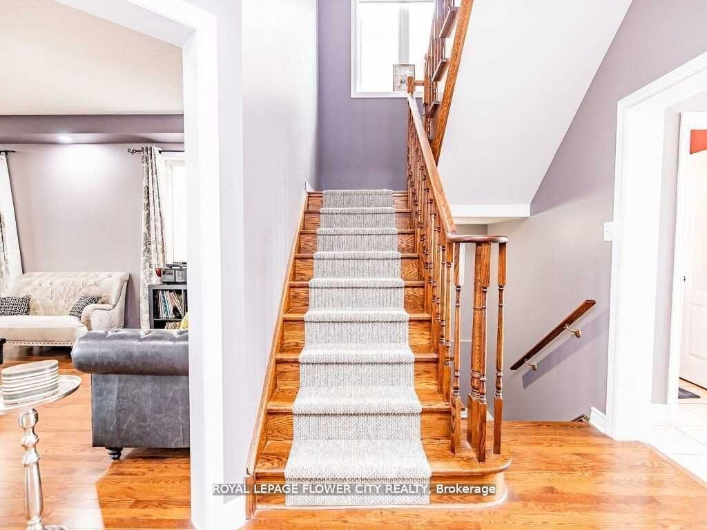 Photo 27 of 39 Bear Run Road, Brampton, Credit Valley — HOMEH