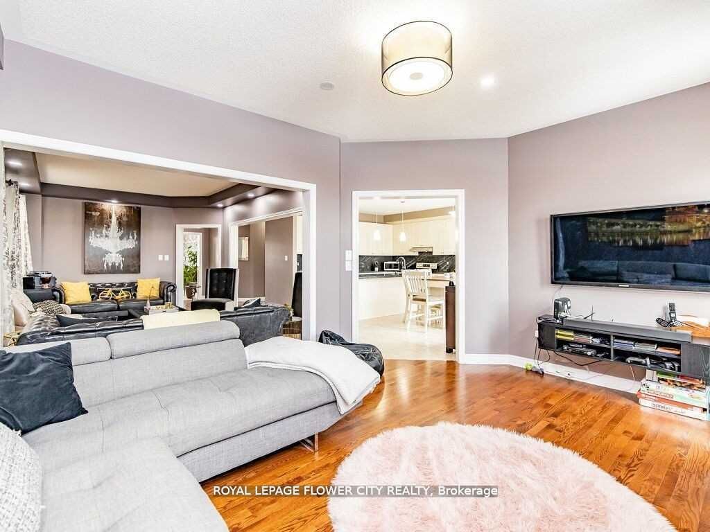 Photo 31 of 39 Bear Run Road, Brampton, Credit Valley — HOMEH