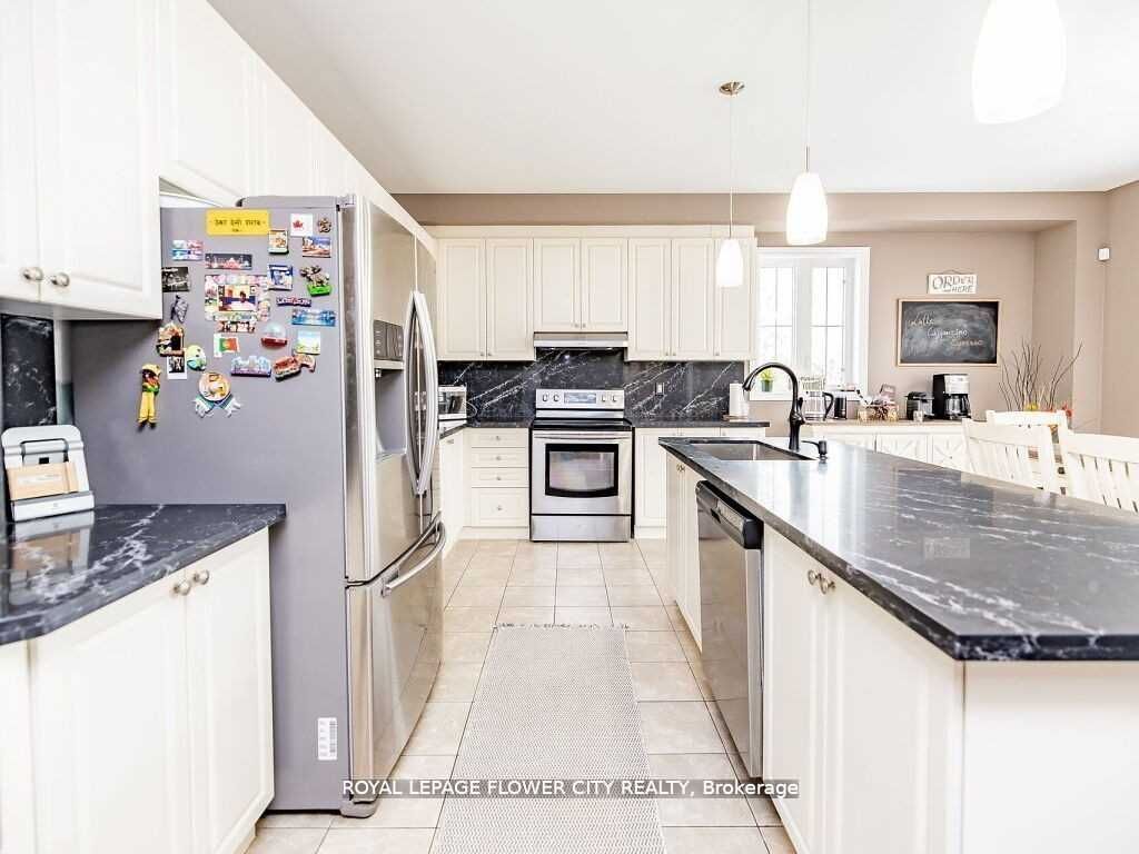 Photo 10 of 39 Bear Run Road, Brampton, Credit Valley — HOMEH