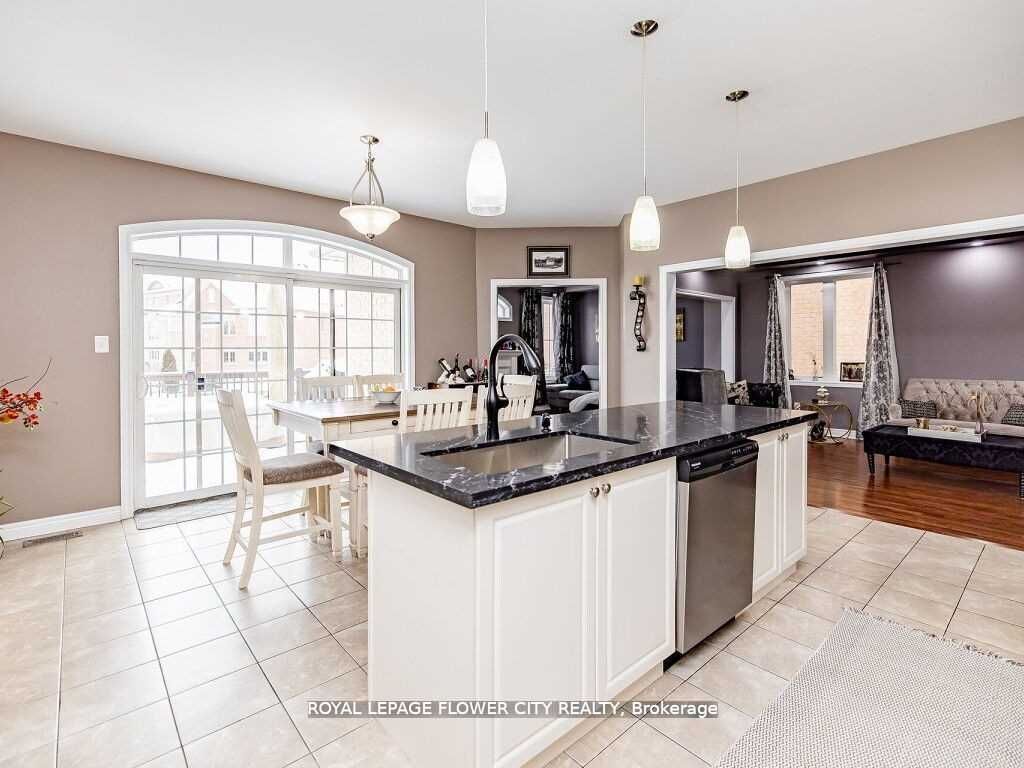 Photo 5 of 39 Bear Run Road, Brampton, Credit Valley — HOMEH