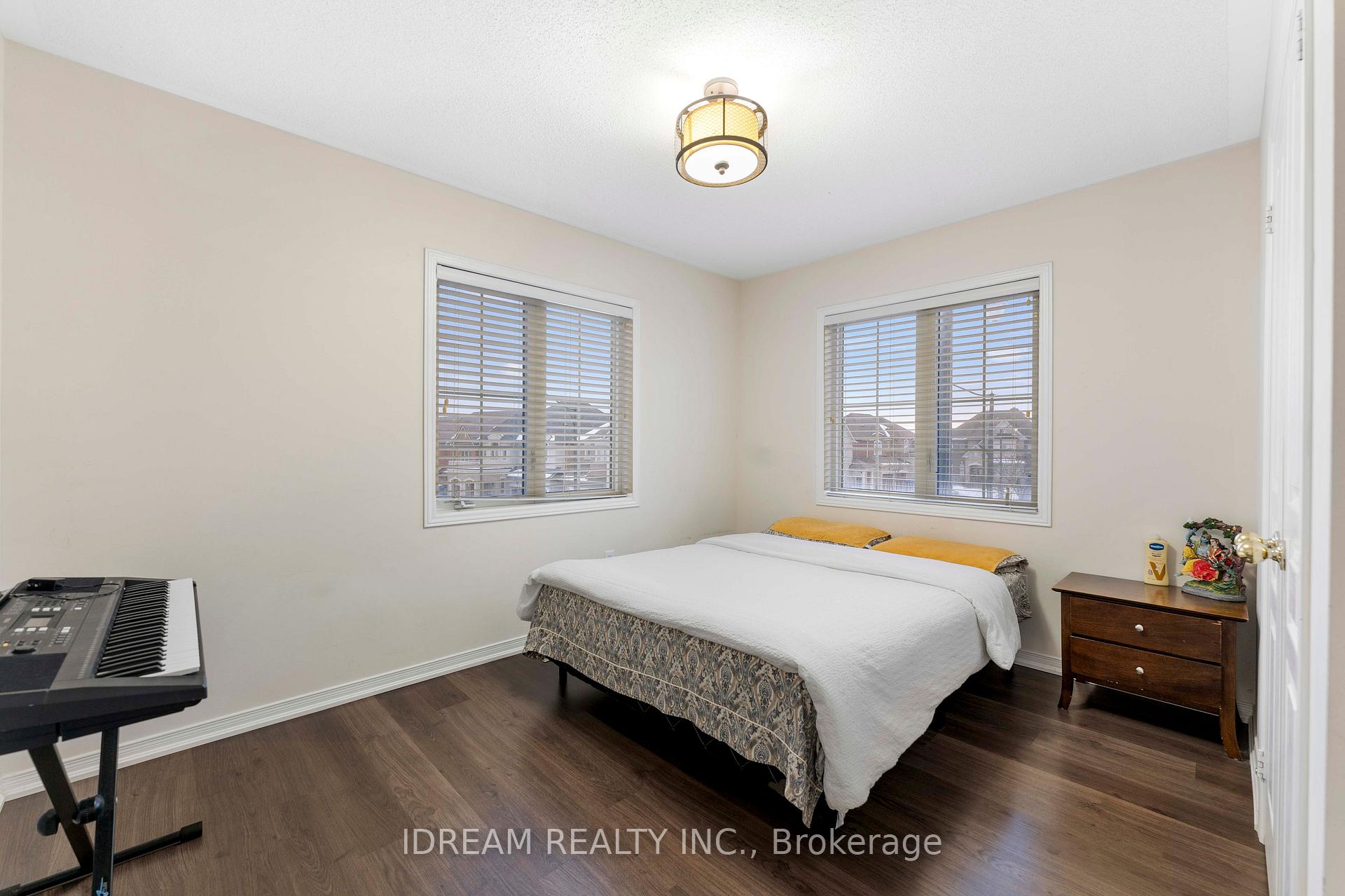 Photo 16 of 80 Fallmeadow Circle, Brampton, Credit Valley — HOMEH