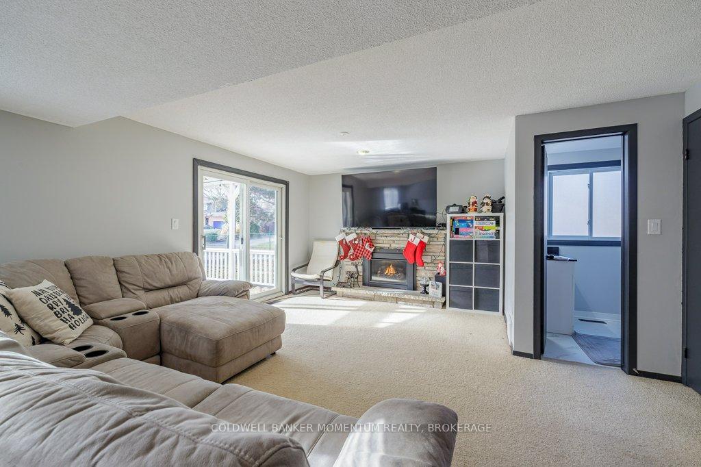 Photo 16 of 22 Royal Henley Boulevard, St. Catharines, Martindale Pond — HOMEH