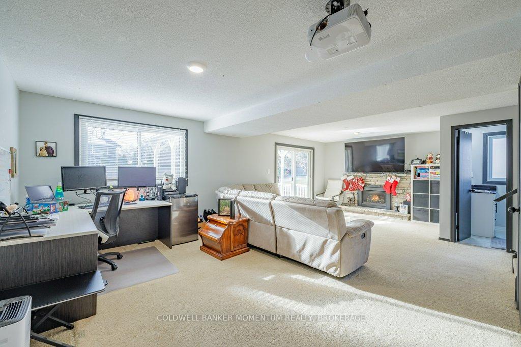 Photo 20 of 22 Royal Henley Boulevard, St. Catharines, Martindale Pond — HOMEH