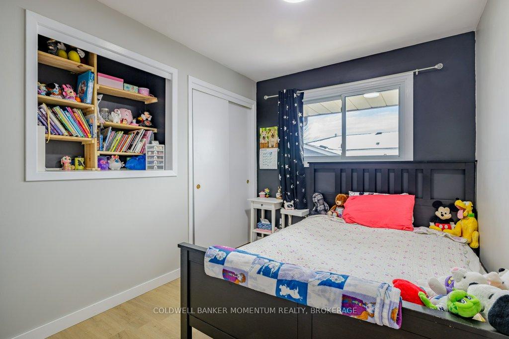Photo 23 of 22 Royal Henley Boulevard, St. Catharines, Martindale Pond — HOMEH